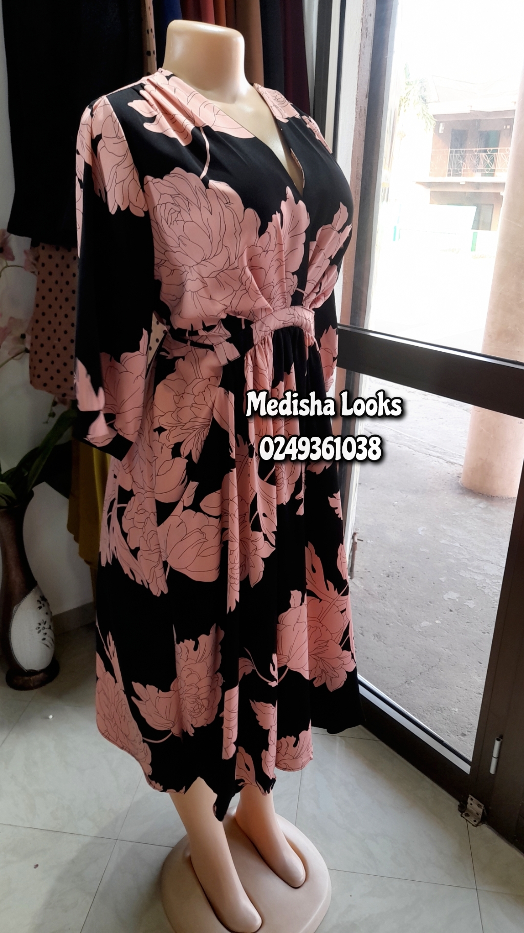 Knee level dress 4
